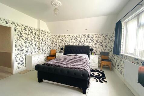 12 Little Common Road - Bed1a.jpg