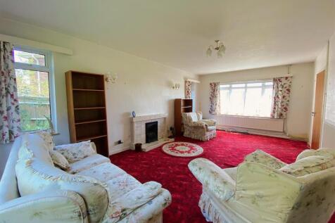 14 Milham Close - Lounge2.jpg