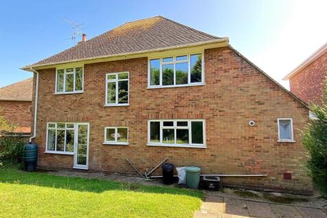 14 Millham Close - Rear.jpg