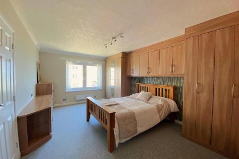 19 Grenada - Bed1.jpg