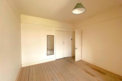 16 Knole Ct - Bed2.jpg