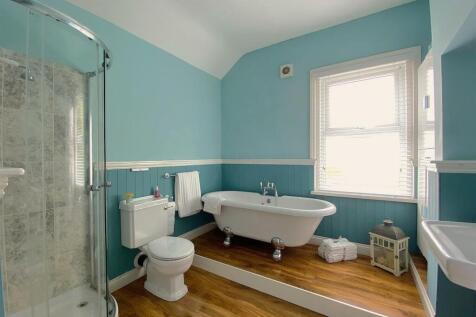 21 North Rd - Bathroom.jpg