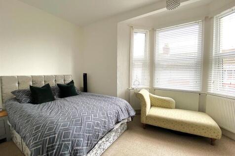 21 North Road - Bed3.jpg