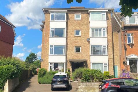 2 Crispin Ct - Front.jpg