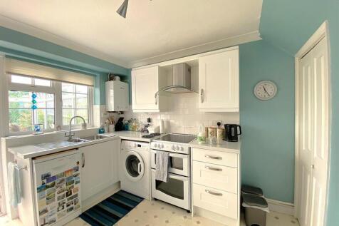 60 Links Drive - Kitchen2.jpg
