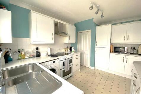 60 Liks Drive - Kitchen1.jpg