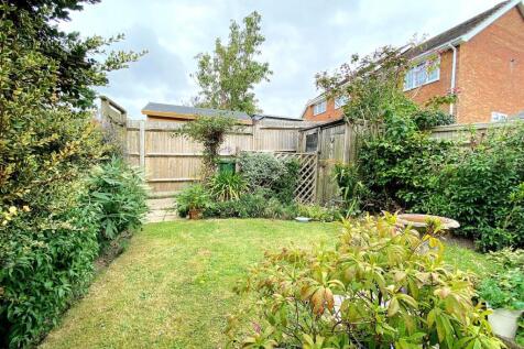 60 Links Drive - Garden.jpg