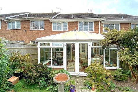 60 Links Drive - Rear.jpg