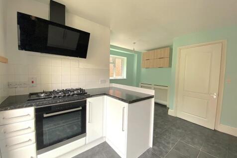 2 Edinburg Rd - Kitchen2.jpg