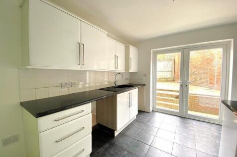 2 Edinburgh Rd - Kitchen1.jpg