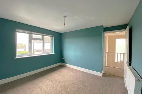 2 Edinburgh Rd - Bed4.jpg