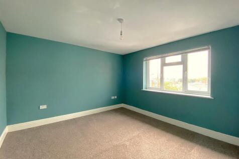 2 Edinburgh Rd - Bed3.jpg