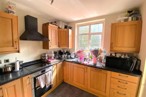 23 Barnhorn Rd - Kitchen.jpg