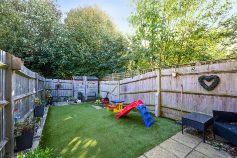 5 CLARENCE GARDENS - TN402FJ - PHOTOS (1).jpg