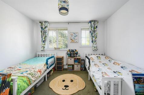 5 CLARENCE GARDENS - TN402FJ - PHOTOS (9).jpg