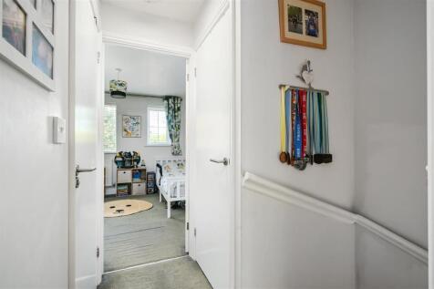 5 CLARENCE GARDENS - TN402FJ - PHOTOS (12).jpg