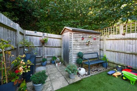 5 CLARENCE GARDENS - TN402FJ - PHOTOS (2).jpg