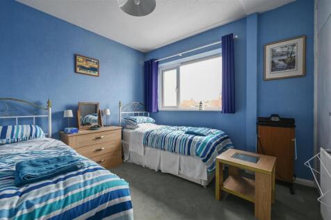 FLAT 4 SANDRINGHAM COURT (7).jpg