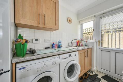 11 HARTFIELD ROAD (10).jpg