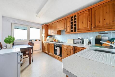 18 St Peter¿s court tn40 (11).jpg