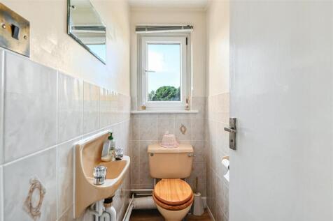 18 St Peter¿s court tn40 (9).jpg