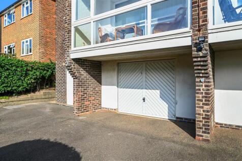 18 St Peter¿s court tn40 (22).jpg