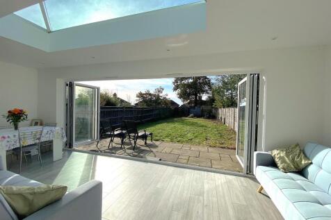 13 Grangecourt Drive - Sun room2.jpg
