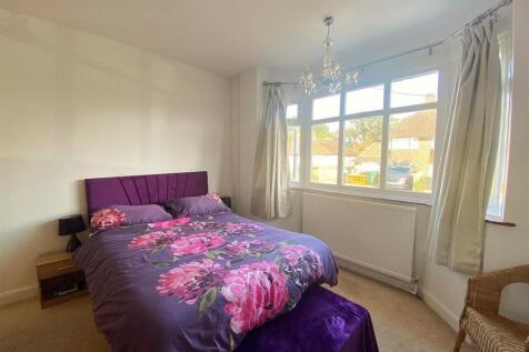 13 Grangecourt Drive - Bed2.jpg