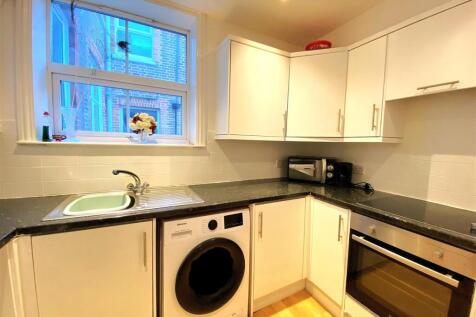 1 St Margarets Ct - Kitchen3.jpg