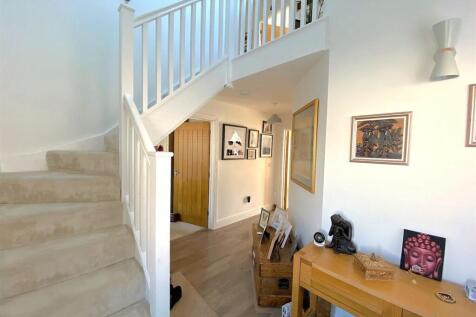 56C Haslam Crescent - Hall.jpg