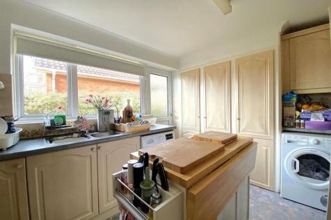 59 Links Drive - Kitchen2.jpg