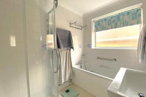 59 Links Drive - Bath.jpg