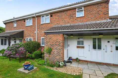 12 CHICHESTER COURT (3).jpg