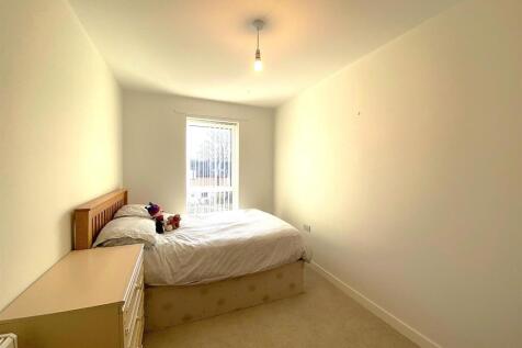 26 The Orangery - Bed3.jpg