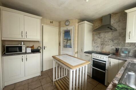 Kitchen2.jpg