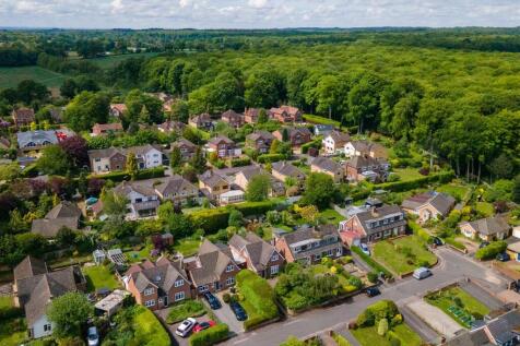 4 Old Copse Gardens - Drone (4 of 8).jpg