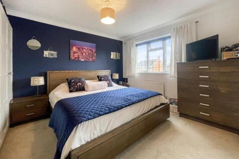 Bed1.jpg
