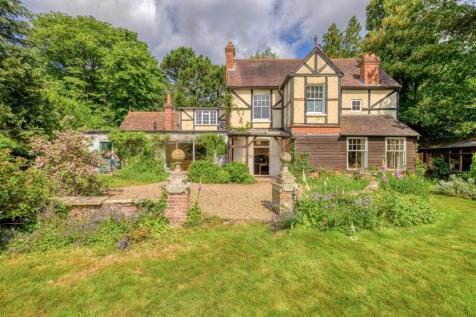 22 Sedgewell Road - External (4 of 6).jpg