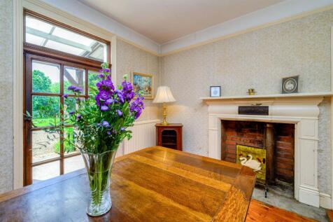 22 Sedgewell Road - Internal (12 of 49).jpg