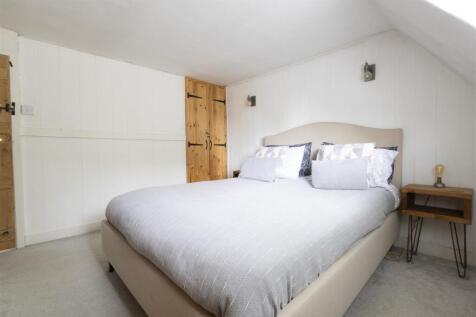 8-bedroom-1.jpg