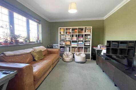 FamilyRoom.jpg