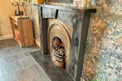 Gas Fire &amp; Surround