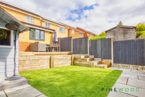 GARDEN / REAR