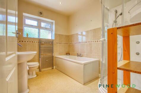 DOWNSTAIRS BATHROOM