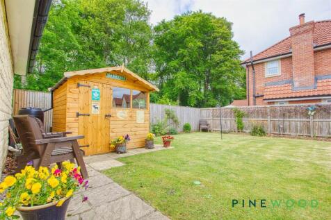 GARDEN SHED