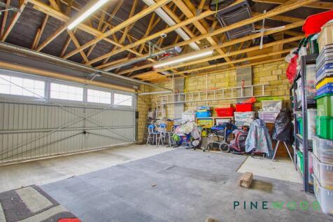GARAGE (INTERIOR)