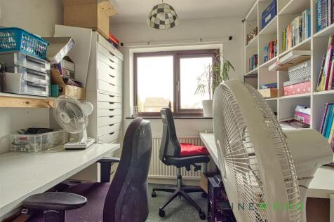 Bedroom / Office