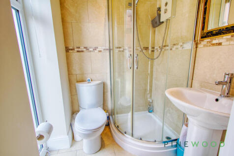 Ensuite (Bedroom 2)