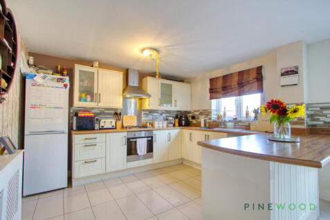 Kitchen /Dining Room