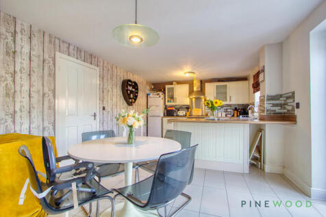 Kitchen /Dining Room